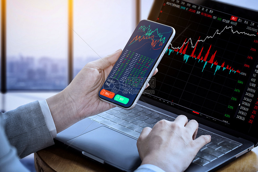 布林带收口后怎么做：现货黄金等突破还是等回踩