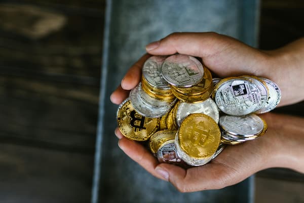 现货黄金开户后如何看行情:K线、报价与常用指标